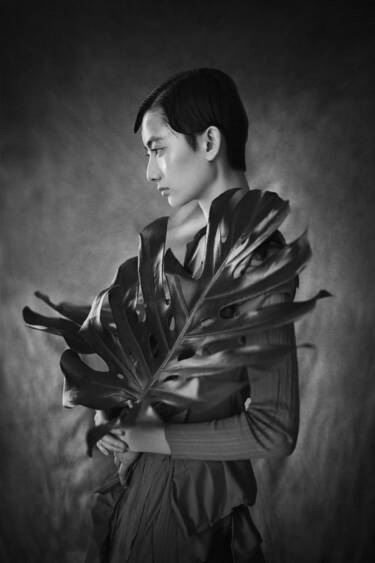 Fashion photographer Ava Pivot's fashion shoot for Luxiders magazine, a sustainable fashion magazine. Shot on Z 9, Ava Pivot speaks to Nikon magazine about her three bodies.