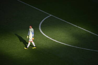 Nikon magazine - photographing football